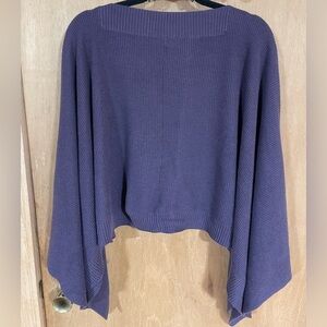 #22-LULULEMON-Forward Flow Cape